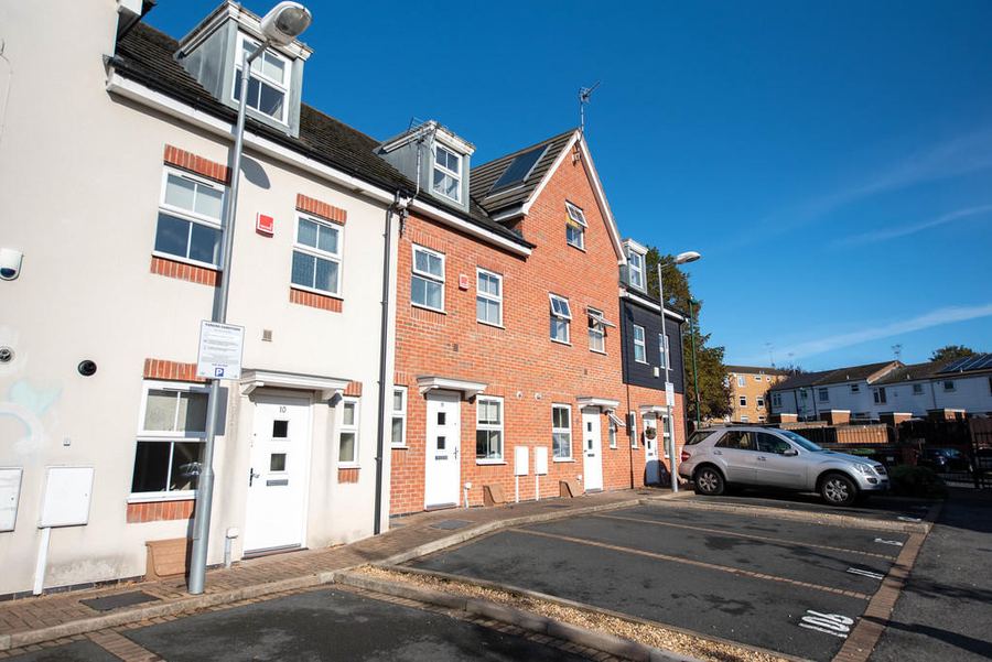 10 Marmion Court