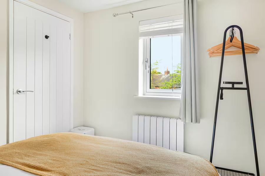 227b Windmill Lane photo 11