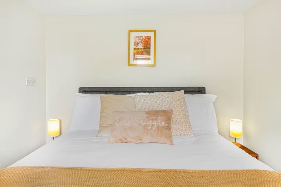 227b Windmill Lane photo 14